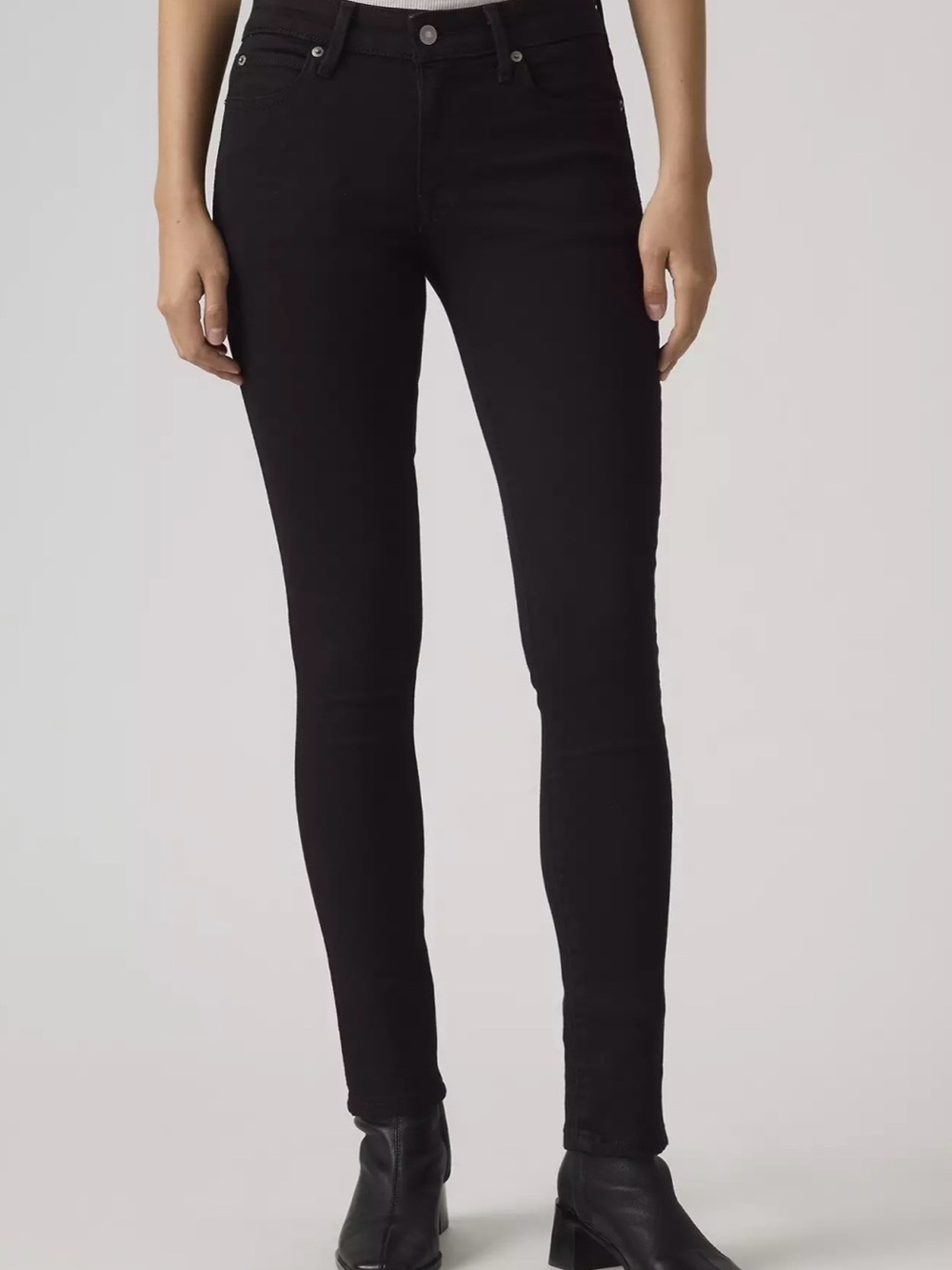 Levi's 711 Black Skinny Women's Jeans Size 30